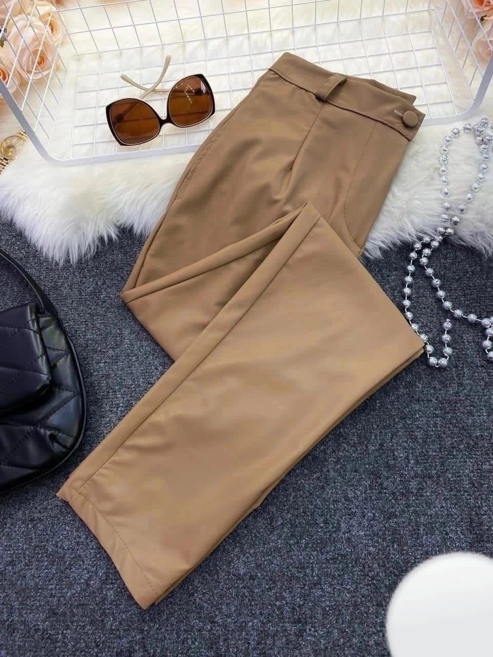 кожаные брюки женские,брюки женские из экокожи матовые,брюки эко кожа,брюки кожаные,брюки из матовой экокожи