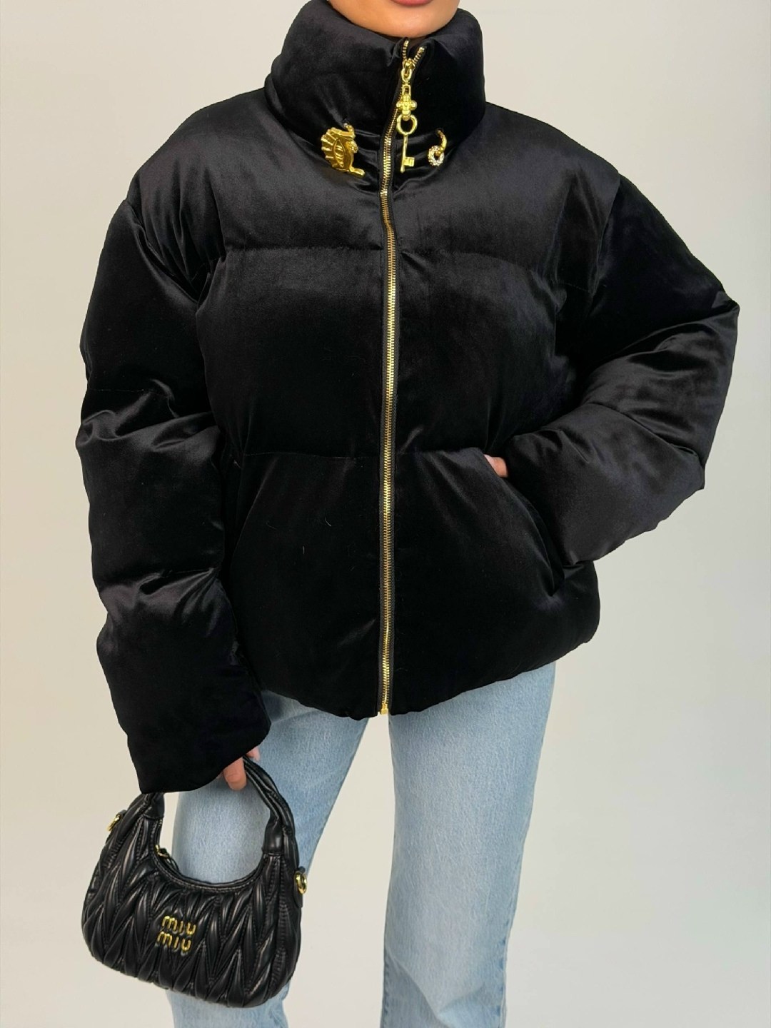 куртка женская,куртка джуси кутюр,бархатный пуховик,бархатная куртка-пуховик boohoo черный,black velour puffer jacket