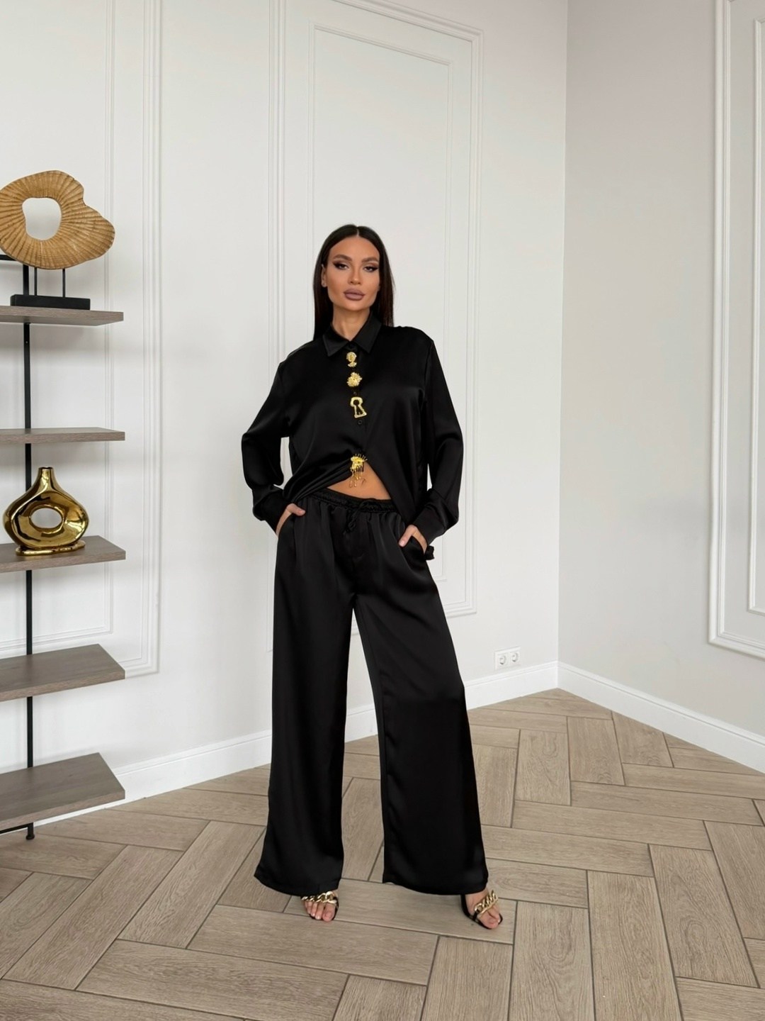 шелковый костюм в пижамном стиле,шелковый костюм,костюм атласный брючный,костюм белый,пижама костюм