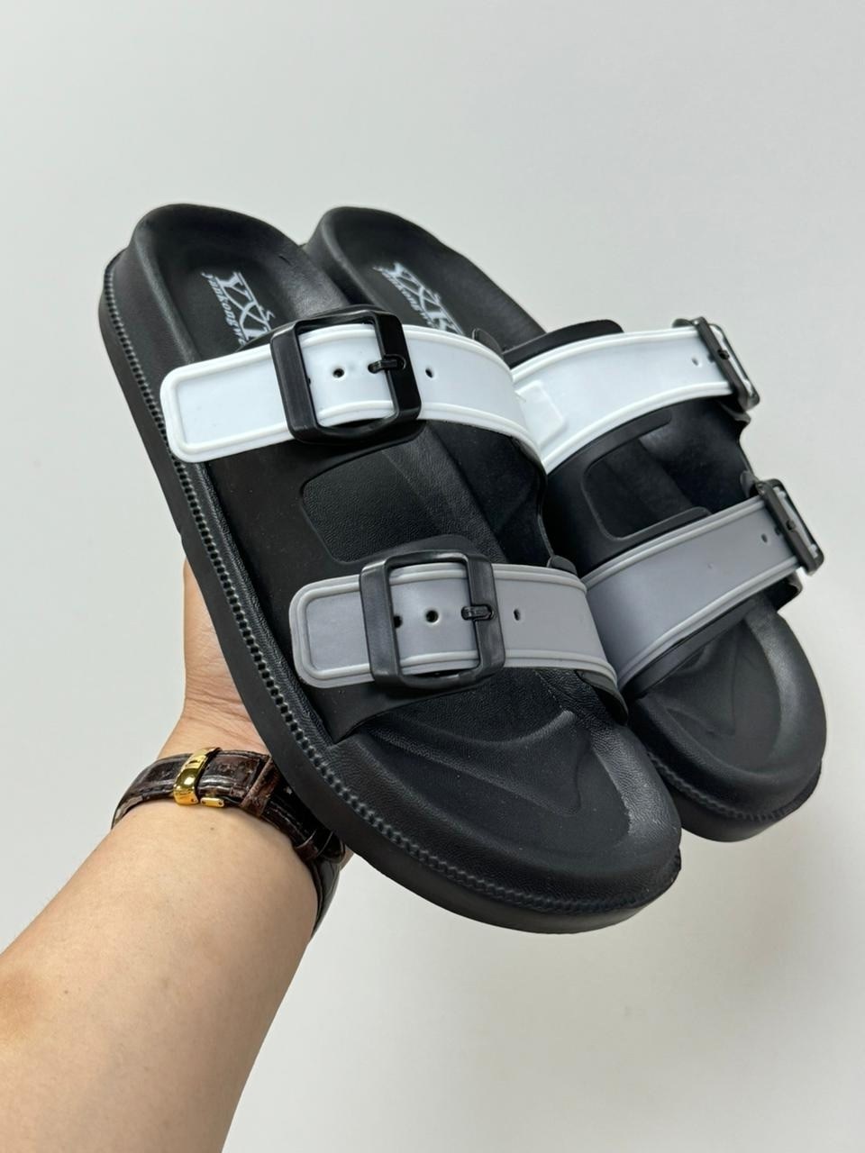 ,мужские шлепанцы,модные шлепанцы,сандалии мужские,шлепанцы с пряжкой