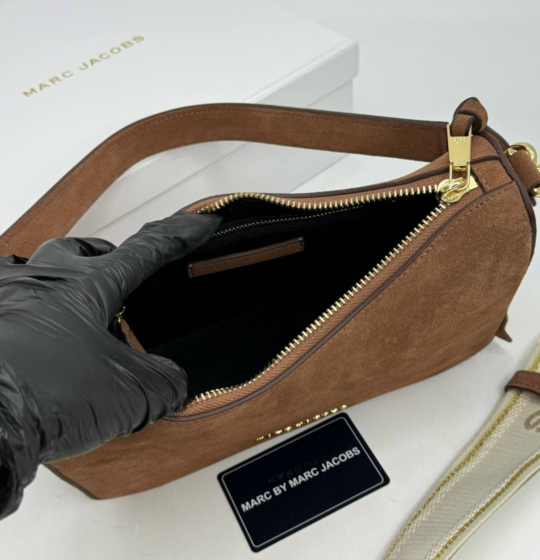 сумка marc jacobs 25-16 см натуральная замша,женская сумка marc jacobs из натуральной замши,сумка marc jacobs из замши,сумка из натуральной замши marc jacobs,сумка хобо через плечо бордовая замшевая