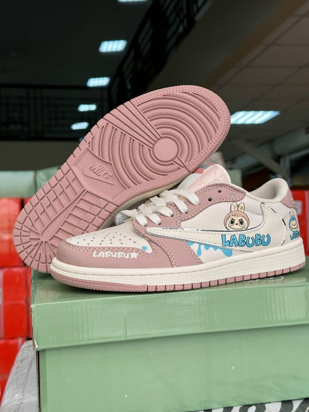 кроссовки nike air jordan 1 low x travis scott x labubu,кроссовки,nike air jordan 1 low travis scott,кроссовки женскиe,кроссовки air