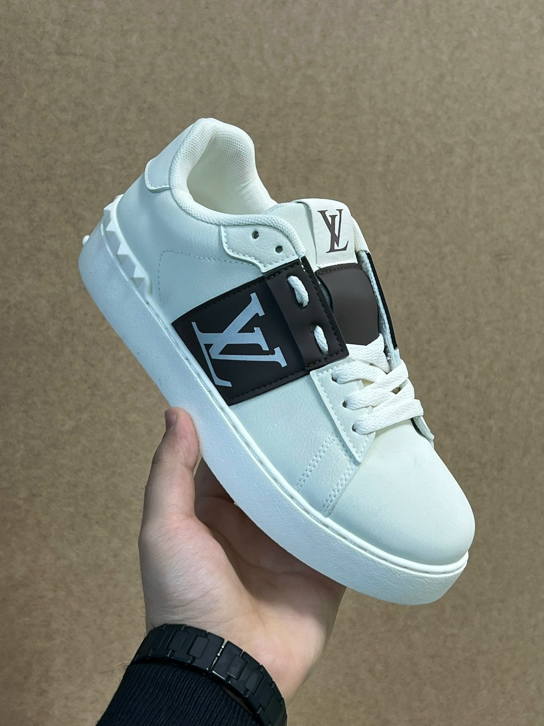 кроссовки louis vuitton,,мужские кроссовки louis vuitton,кеды louis vuitton,louis vuitton black white limited sneaker