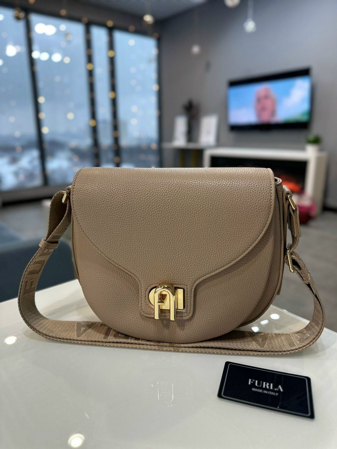сумка,сумка женская,сумка coccinelle,черная сумочка,сумка через плечо furla lotus s crossbody черный