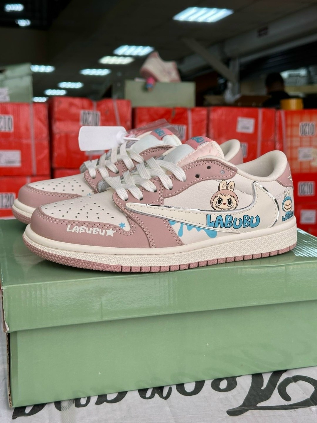 кроссовки nike air jordan 1 low x travis scott x labubu,кроссовки,nike air jordan 1 low travis scott,кроссовки женскиe,кроссовки air