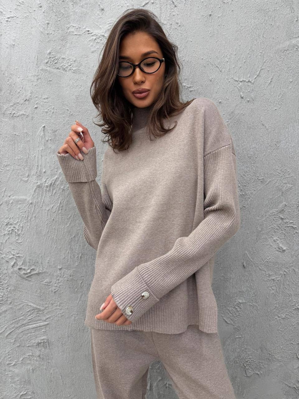 костюм молочный,трикотажный костюм,костюм вязаный,вязанный костюм женский,женский вязаный костюм