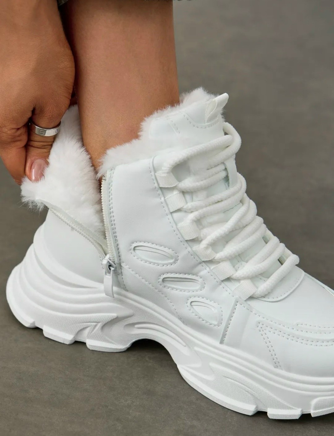 кроссовки на платформе зимние fashion24,кроссовки зимние с мехом на толстой подошве ovvo,женские зимние кроссовки,кроссовки зимние женские 38 размер,кроссовки женские с мехом зимние