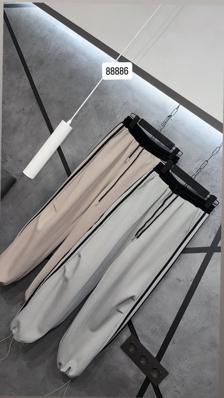 повседневные спортивные брюки,спортивные брюки,брюки с широкими штанинами,широкие брюки,широкие спортивные штаны