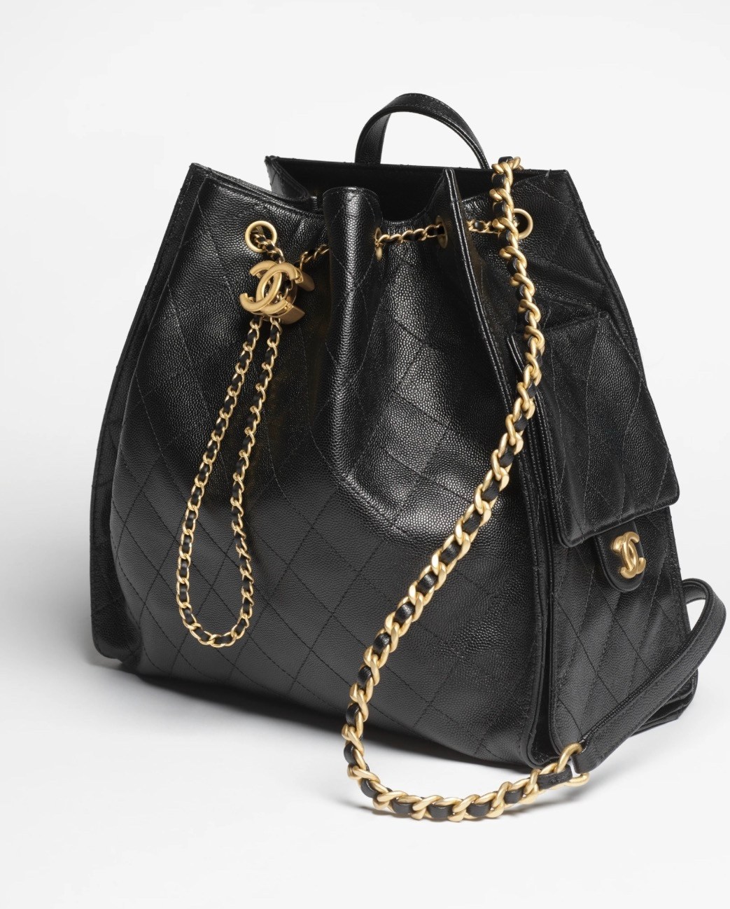 chanel черная кожаная сумка через плечо для женщин,chanel черная кожаная сумка тоут для женщин,chanel чёрный глянцевый рюкзак из ягнячьей кожи,сумка шанель,chanel черный кожаный рюкзак