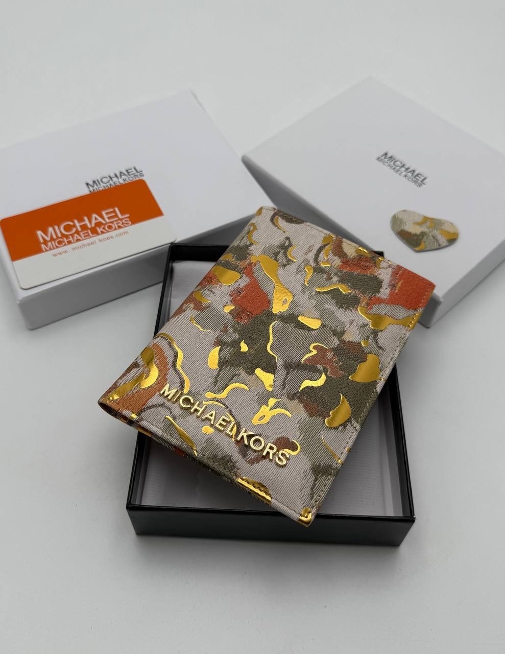 обложка для паспорта michael kors,брендовая обложка на паспорт michael kors,кошелёк michael kors,кошелек обложка на паспорт michael kors,кожаная обложка для паспорта и документов michael kors rulle