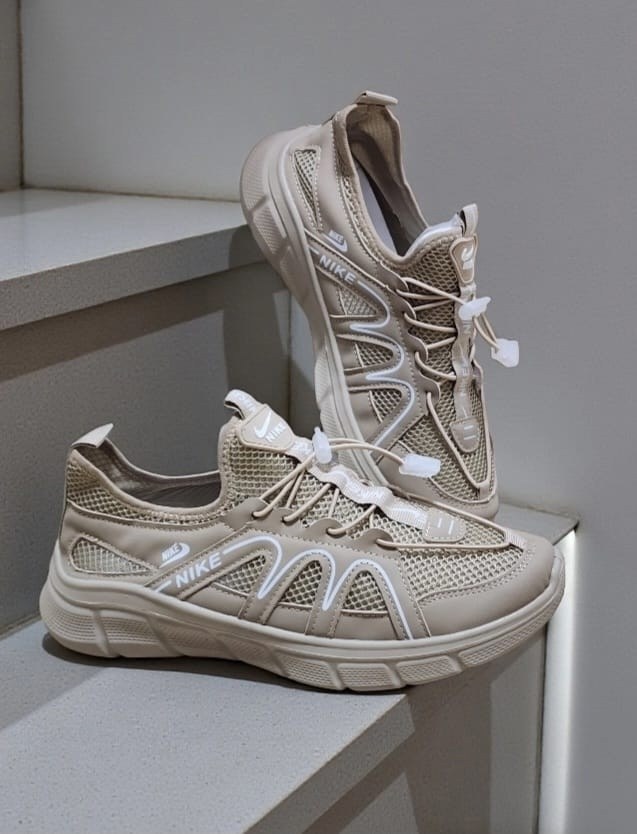 кроссовки,повседневные кроссовки,женские кроссовки,спортивная ,кроссовки модные