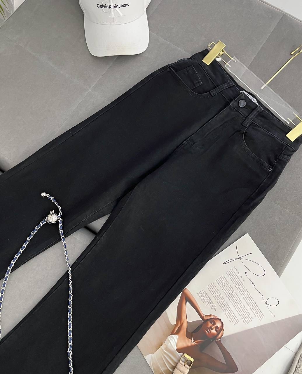 женские эластичные джинсы-клеш с завышенной талией,джинсы клеш женские,расклешенные джинсы,женские черные расклешенные джинсы с высокой талией,джинсы клеш от колена с завышенной талией