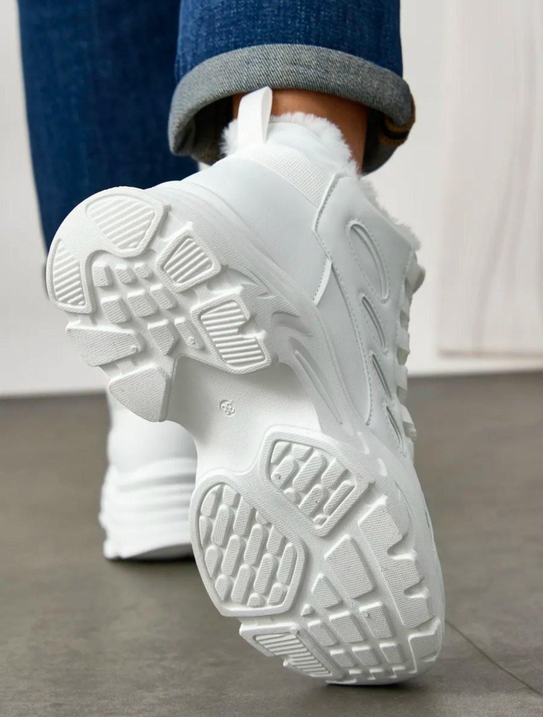 кроссовки на платформе зимние fashion24,кроссовки зимние с мехом на толстой подошве ovvo,женские зимние кроссовки,кроссовки зимние женские 38 размер,кроссовки женские с мехом зимние