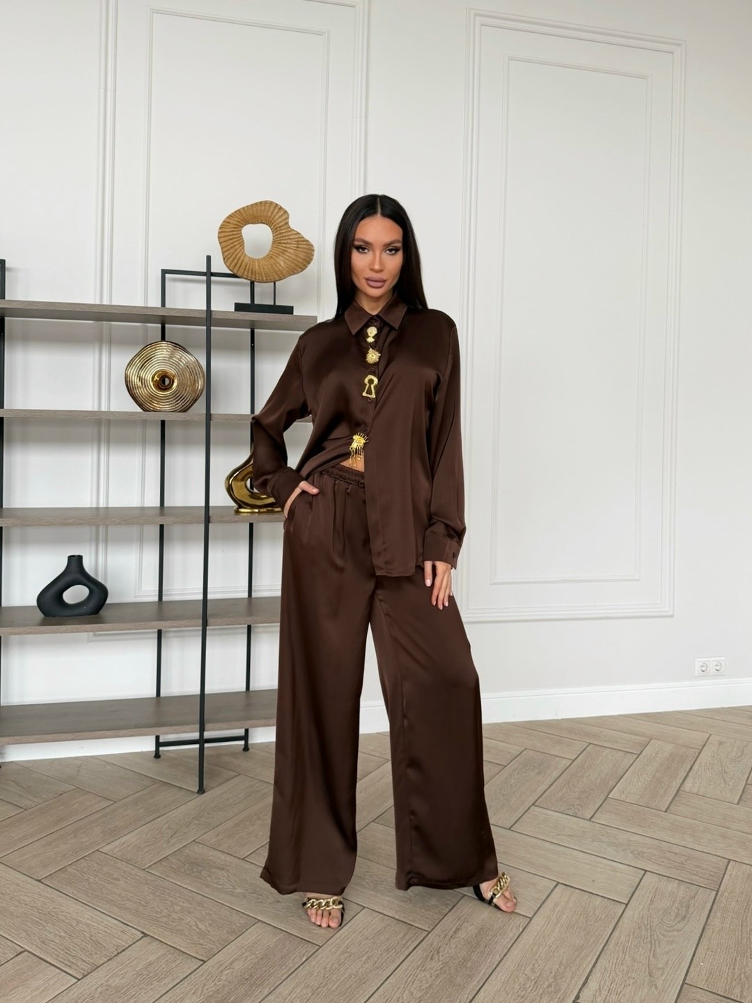 шелковый костюм в пижамном стиле,шелковый костюм,костюм атласный брючный,костюм белый,пижама костюм