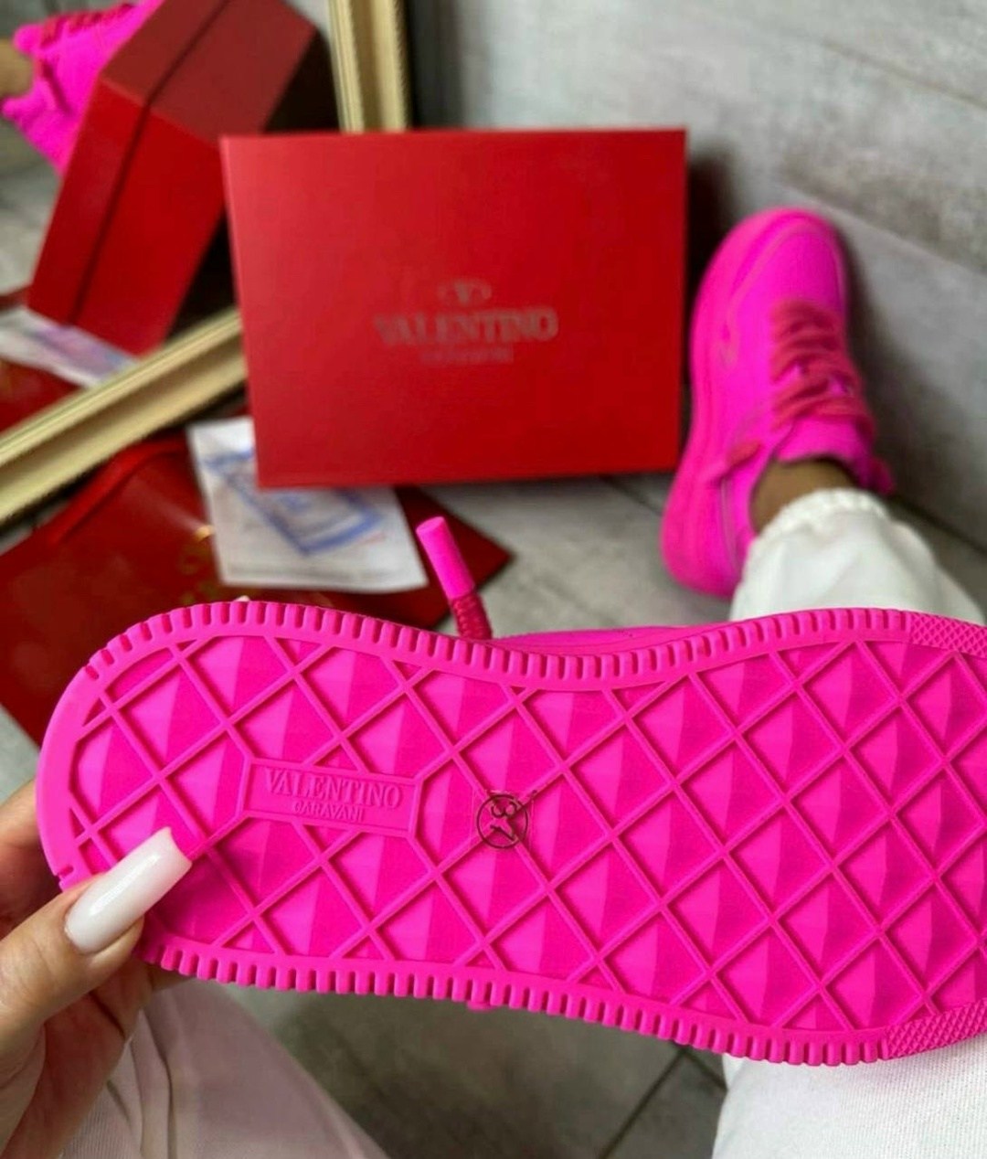 кроссовки валентино розовые,кроссовки женские valentino,кроссовки валентино женские розовые,кроссовки valentino garavani one stud xl,кроссовки valentino