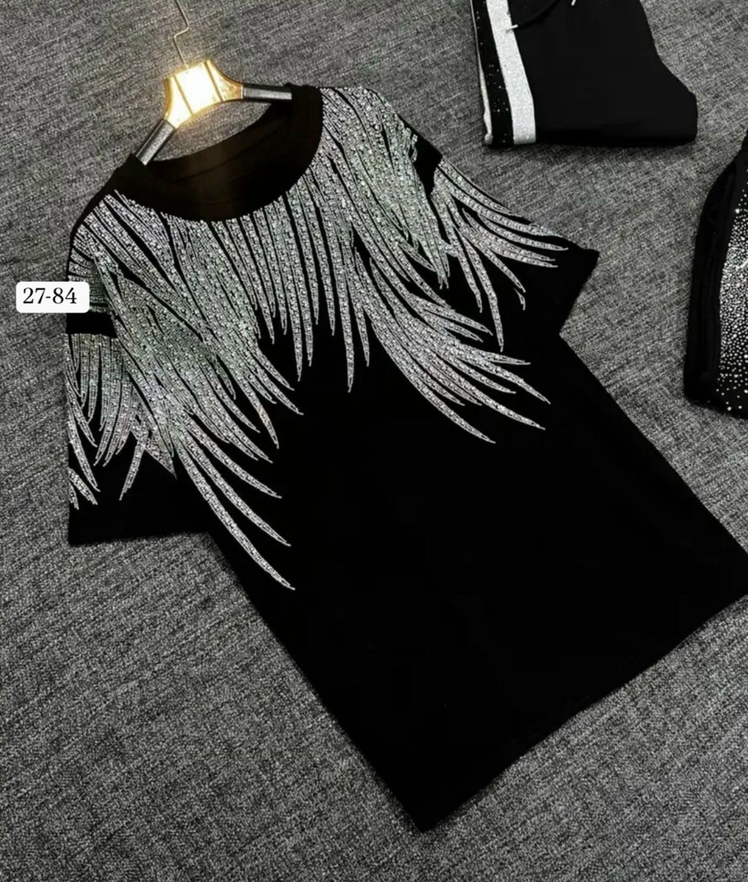 футболка базовая со стразами оверсайз,футболка со стразами женская,футболка женская оверсайз со стразами,женские модные повседневные футболки,футболки большие размеры со стразами