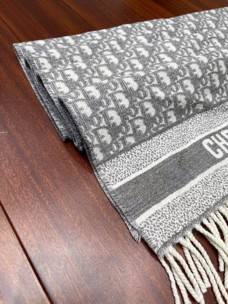 палантин диор оригинал,шарф dior,шарф диор,палантин диор кашемир,палантин christian dior