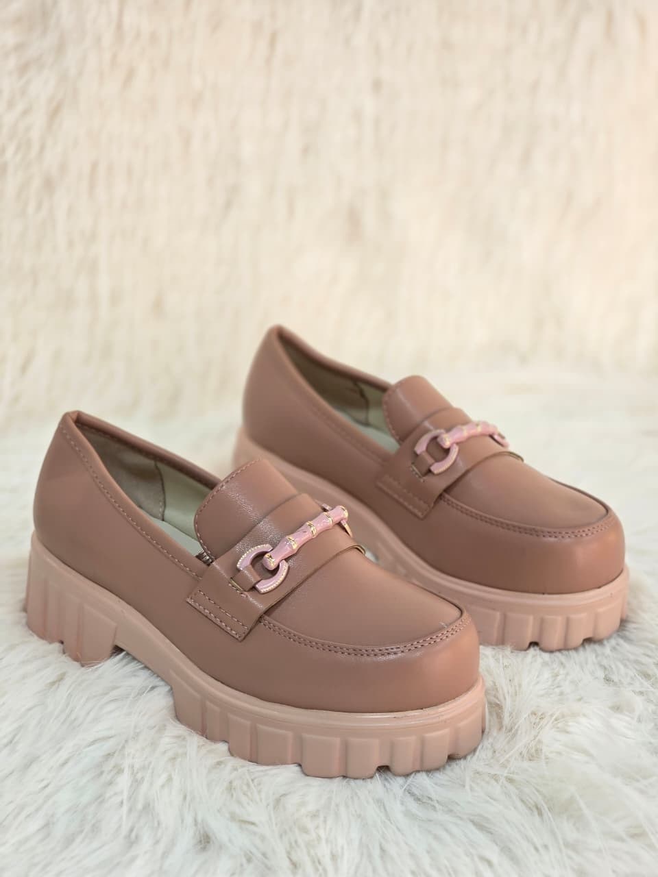 ,лоферы женские,лоферы женские бежевые,бежевые лоферы,модные лоферы