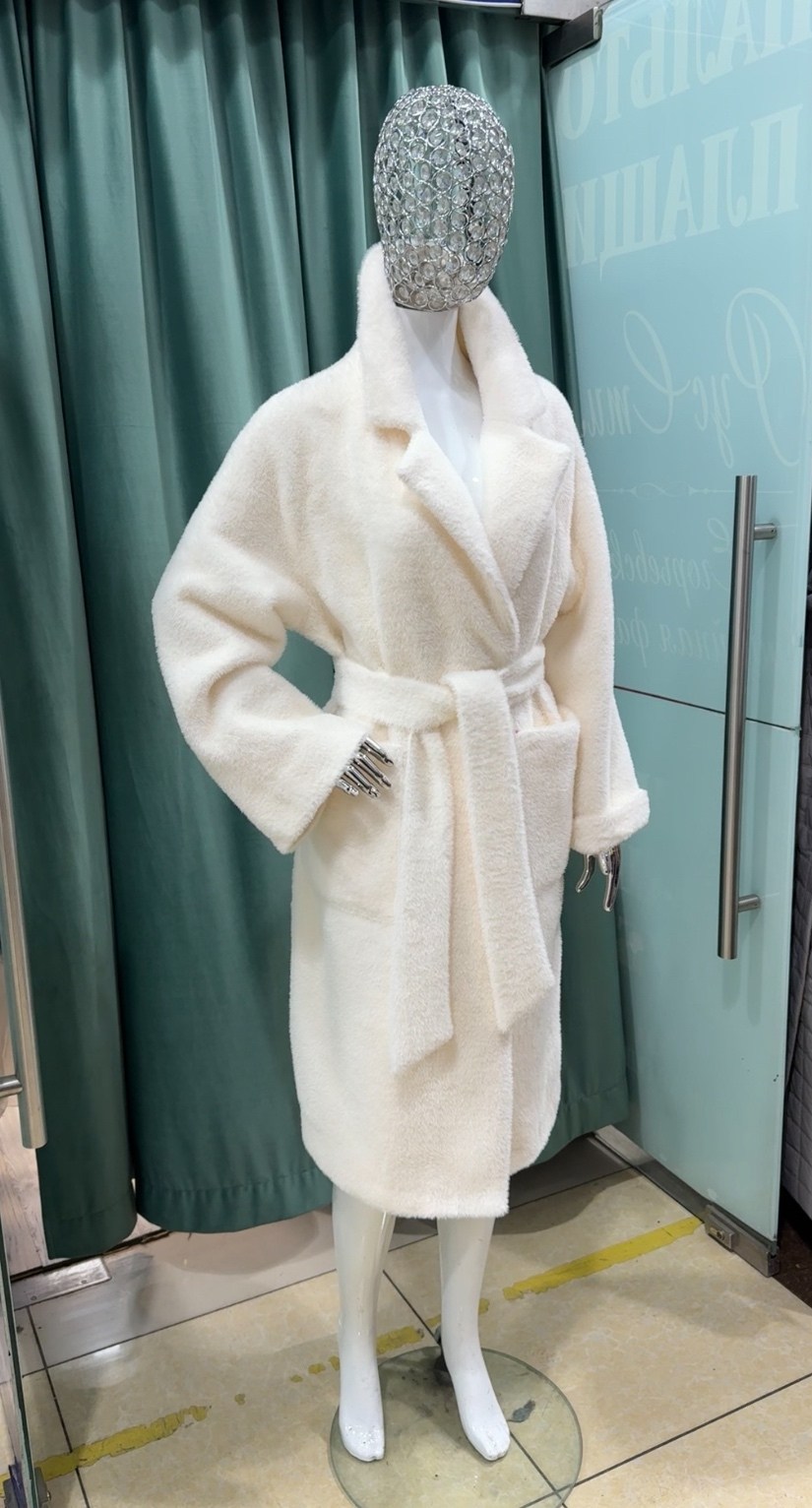 шуба из 100% шерсти свободного кроя love republic,белое пальто,шубка белая,шуба tiamo look овечка,пальто из альпаки