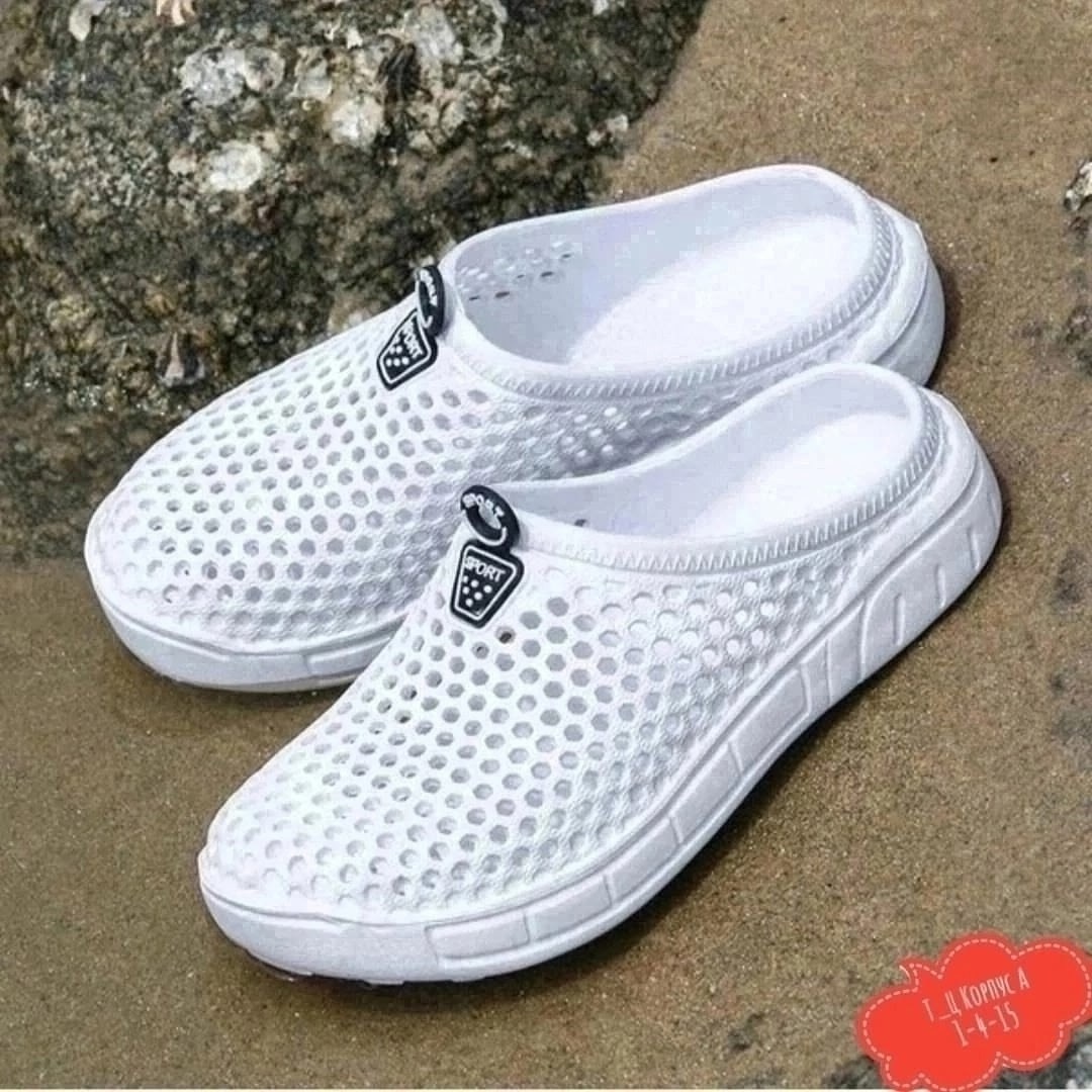 на плоской подошве, с дырками,сандалии на плоской подошве летние, летняя,летняя  женская слиперы