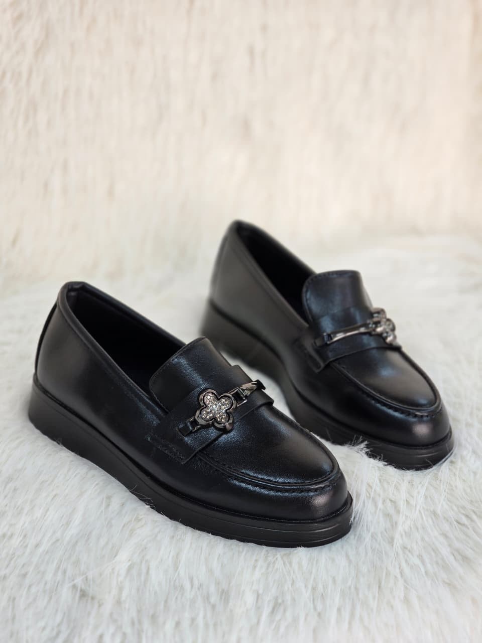 ,женские лоферы,слипоны женские,мокасины женские,белые лоферы