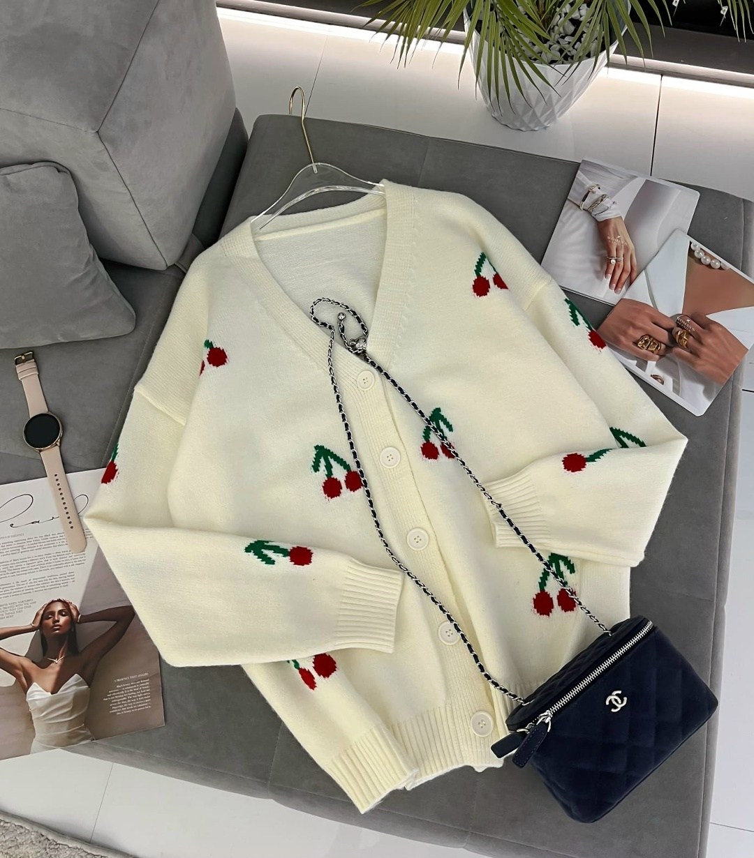 кардиган с вишенками,кардиган с вишнями,кардиган короткий на пуговицах с вишенками bye kitty,вязаный кардиган,кардиган