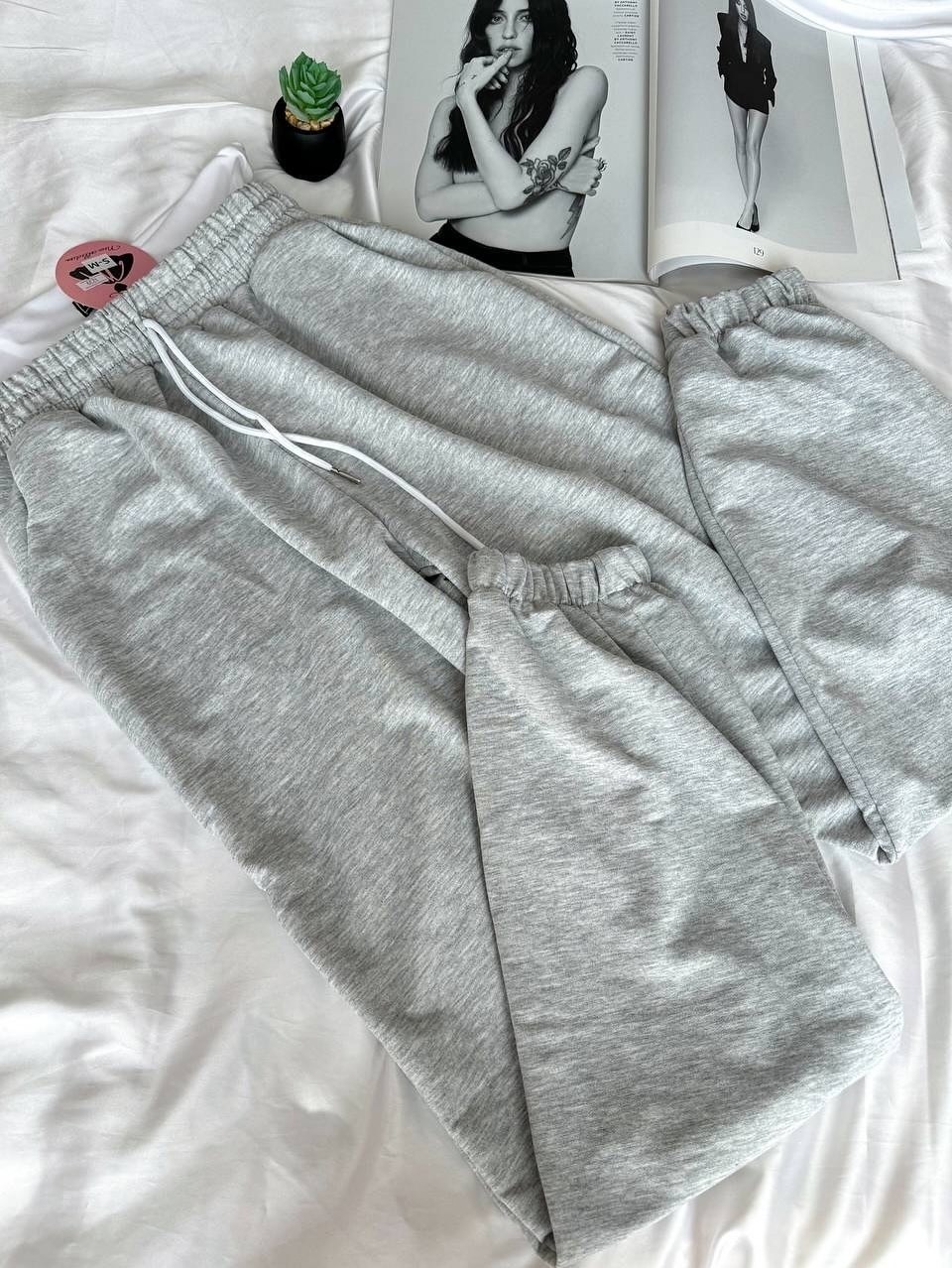 серые спортивные штаны,спортивные штаны,спортивные шорты,спортивный брюки,женские шорты