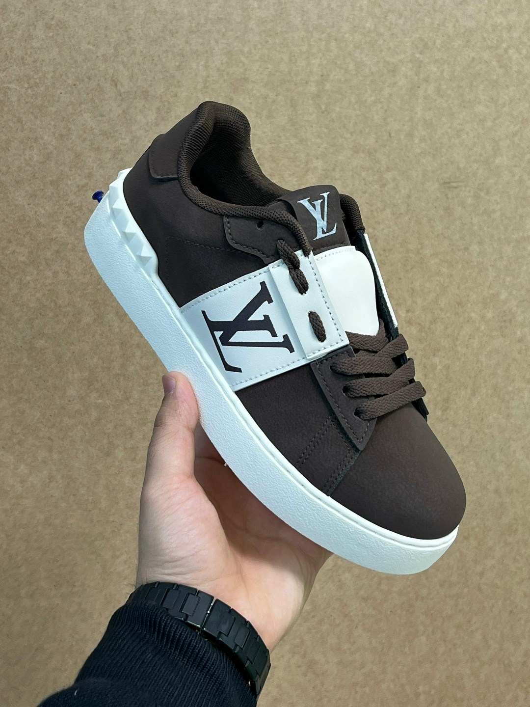 кроссовки louis vuitton,,мужские кроссовки louis vuitton,кеды louis vuitton,louis vuitton black white limited sneaker