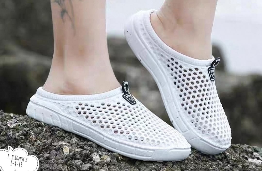 на плоской подошве, с дырками,сандалии на плоской подошве летние, летняя,летняя  женская слиперы