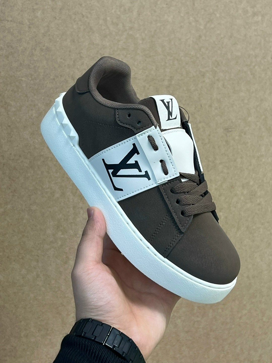 кроссовки louis vuitton,,мужские кроссовки louis vuitton,кеды louis vuitton,louis vuitton black white limited sneaker