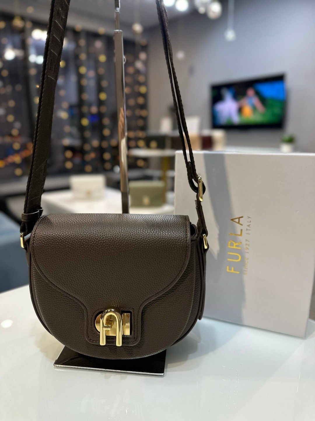 сумка через плечо furla mini lotus серый,женская сумка furla,сумка через плечо furla lotus s crossbody серо-коричневый,бежевая сумка,сумка через плечо furla lotus mini crossbody серо-бежевый