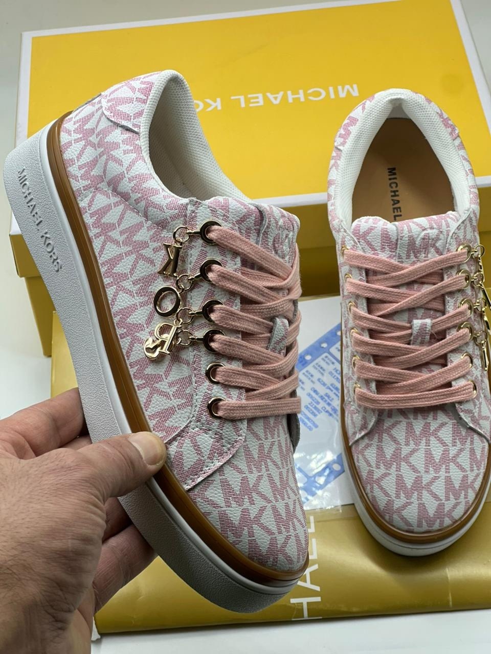 ,кеды golden goose,кроссовки golden goose,кеды со звездами,кроссовки golden goose superstar