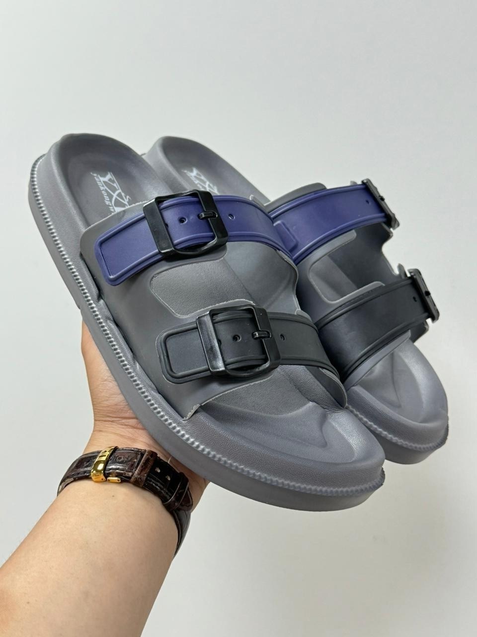 ,мужские шлепанцы,модные шлепанцы,сандалии мужские,шлепанцы с пряжкой