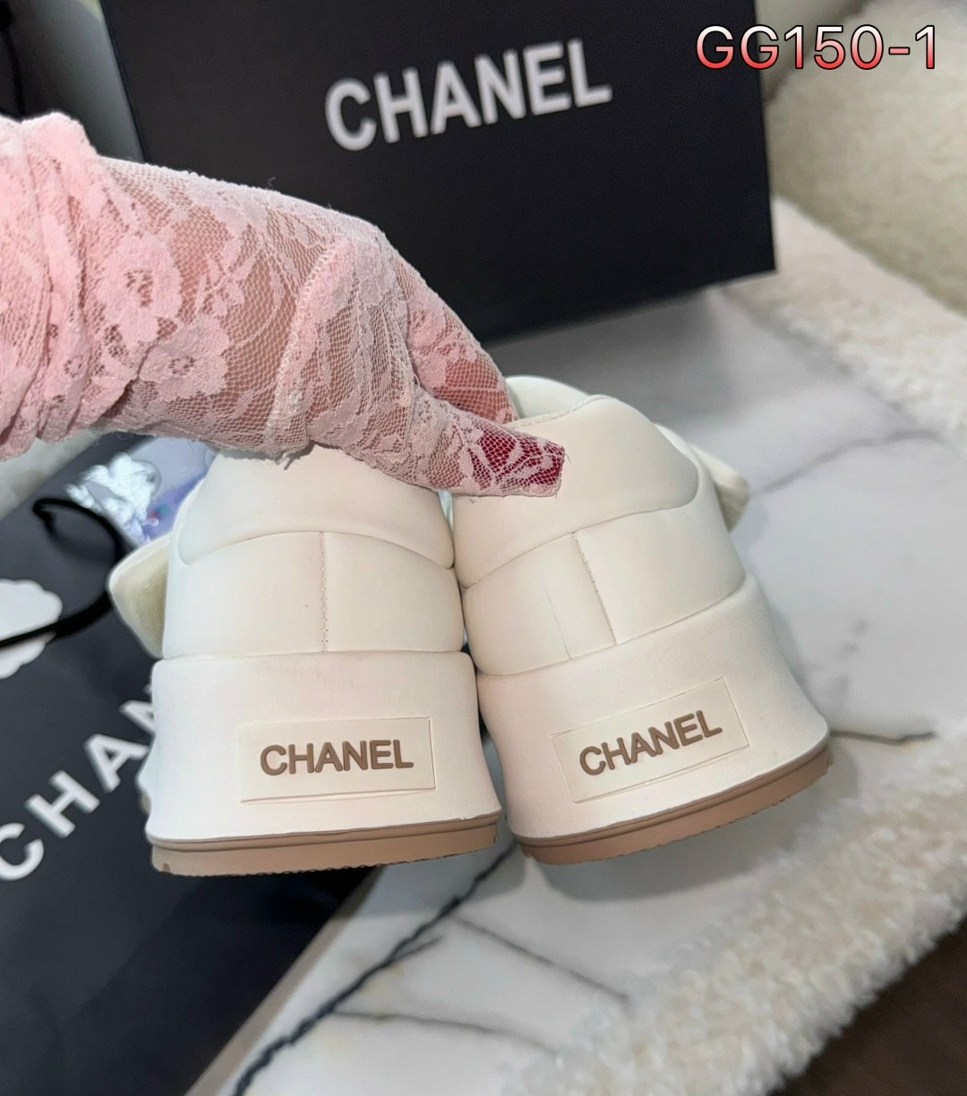 ботинки шанель женские,кроссовки женские chanel,chanel кроссовки,,сабо женские шанель