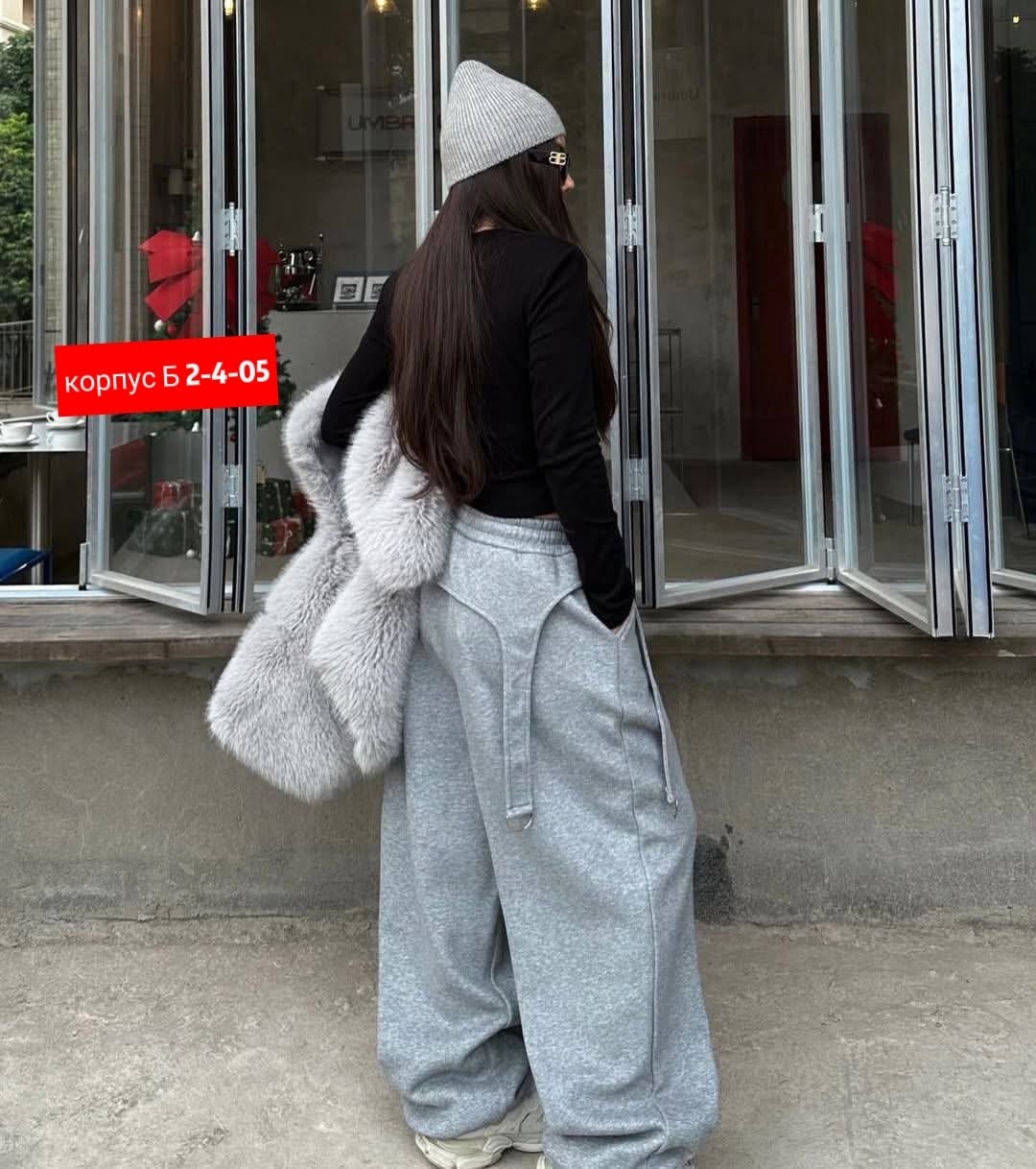 брюки модные,брюки с широкими штанинами,модные штаны,широкие штаны,брюки карго