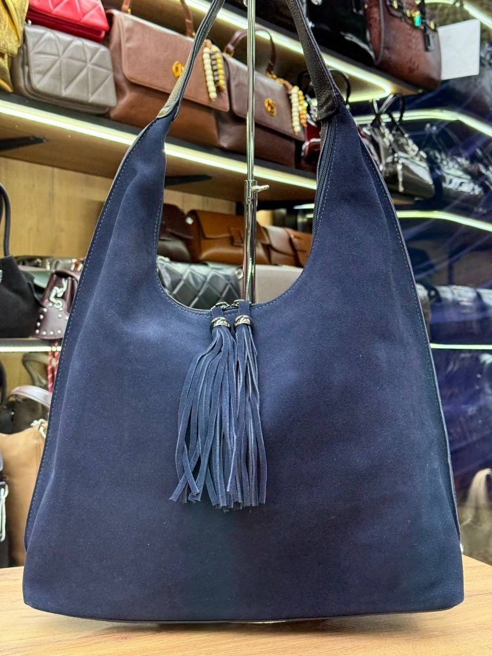 замшевая сумка,женская замшевая сумка,женская сумка из натуральной замши,сумка хобо замшевая,женская сумка-хобо curanni из натуральной замши