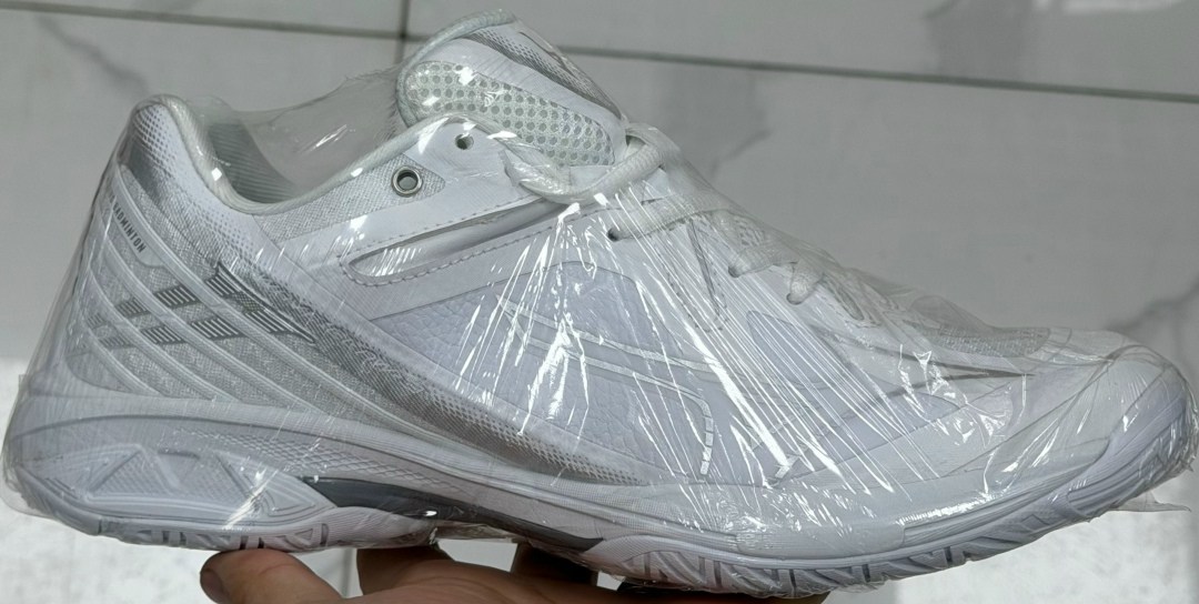 волейбольные кроссовки mizuno,mizuno corp,кроссовки mizuno,mizuno wave,спортивные кроссовки mizuno thunder blade z черный