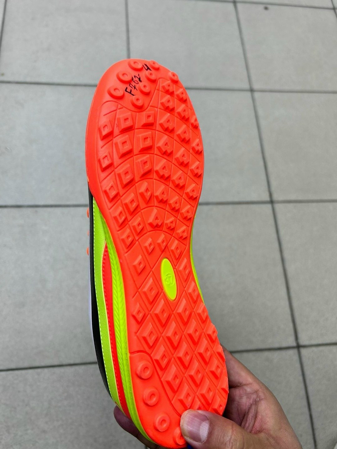 футбольная ,бампы футбольные,сороконожка для футбола,бутсы футбольные детские, для футбола