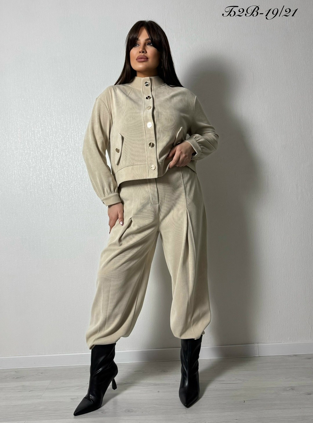 костюм женский,костюм с брюками,брючный костюм,костюм бежевый,костюм двойка вельвет