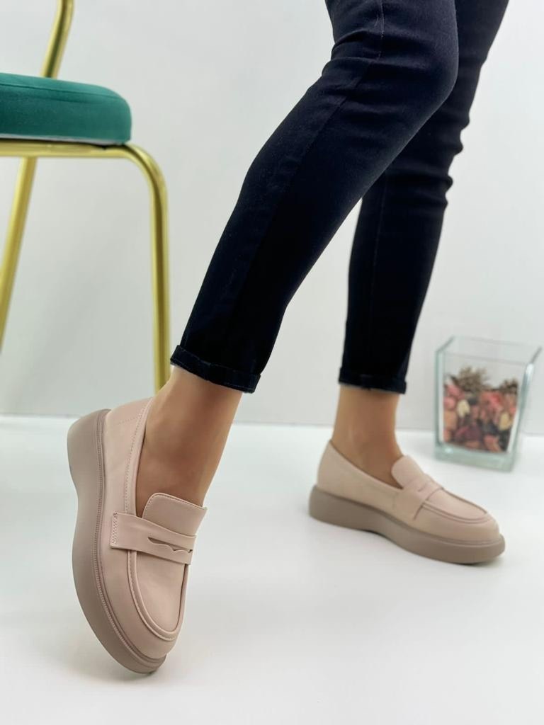 ,бежевые лоферы,лоферы женские,стильные лоферы,модные лоферы