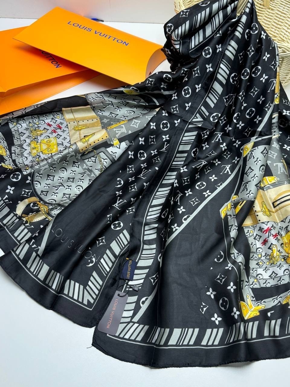 брендовый женский палантин louis vuitton,платок louis vuitton,шарф шелковый,шарфы и платки,платок луи виттон