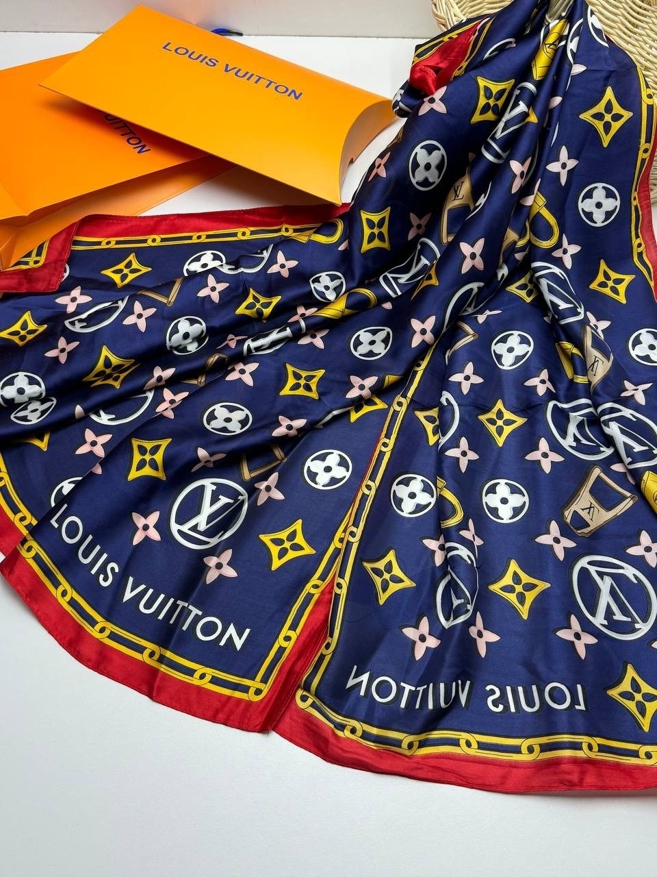 платки шелковые,женские платки,платок chanel,брендовый платок,шарфы и платки