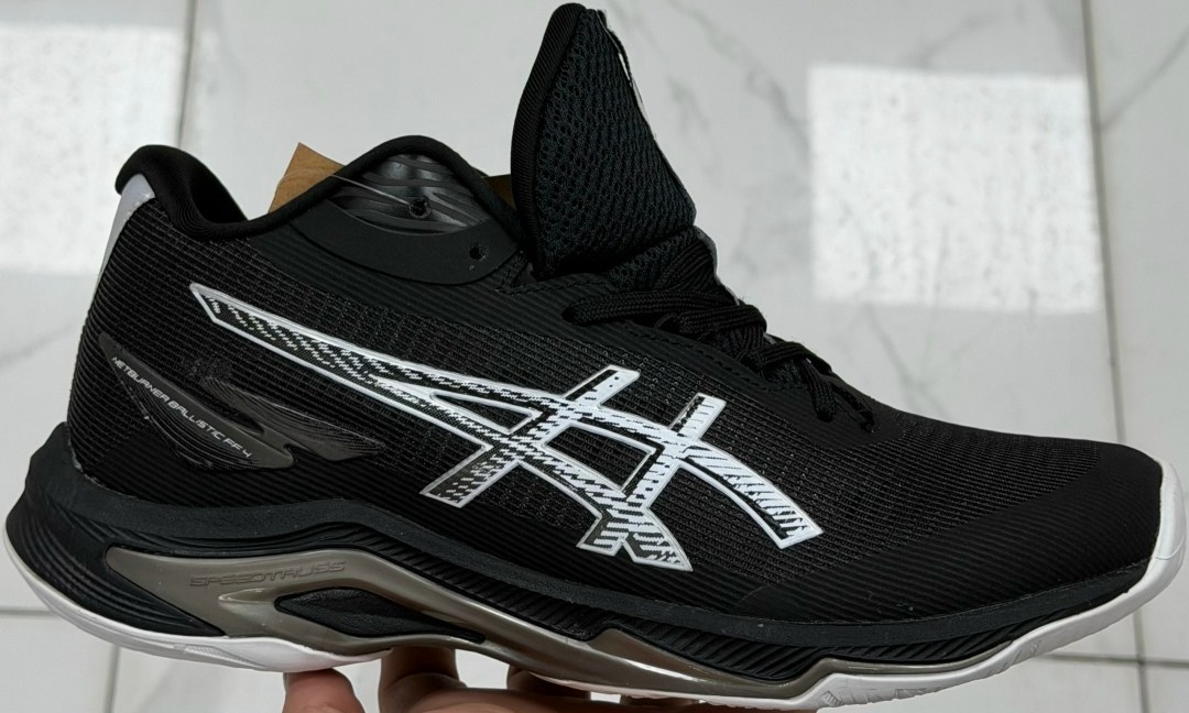 волейбольные кроссовки mizuno,mizuno corp,кроссовки mizuno,mizuno wave,спортивные кроссовки mizuno thunder blade z черный