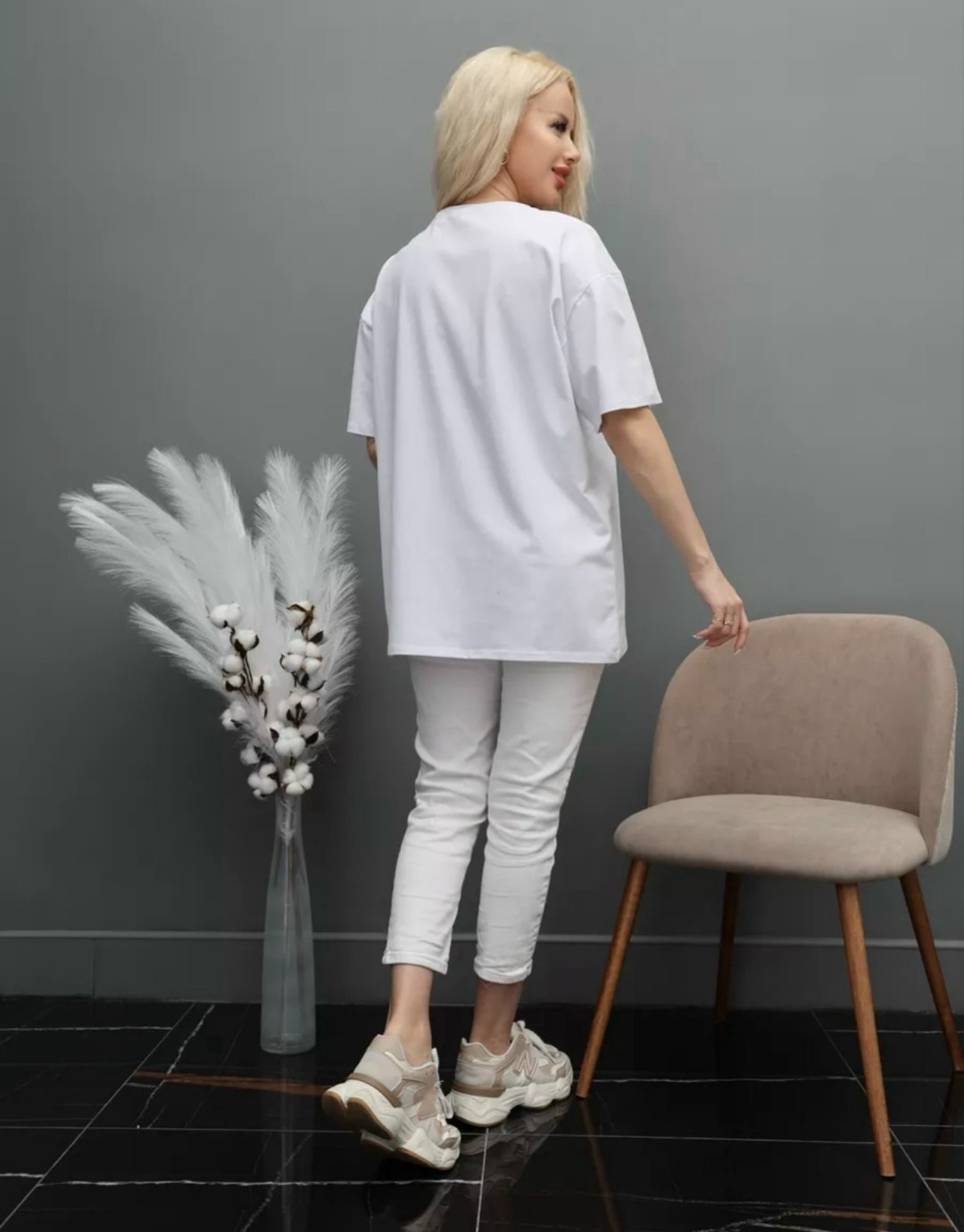 футболка оверсайз со стразам,футболка оверсайз с принтом со стразами,футболка женская оверсайз со стразами,футболки женские оверсайз,футболка оверсайз базовая со стразами