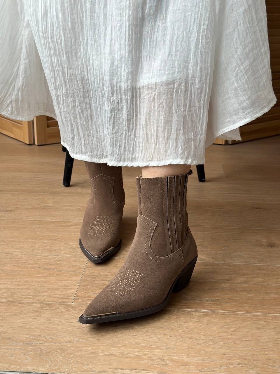 ботинки казаки замшевые демисезонные на каблуке коричневые,,полусапоги,ботинки казаки замшевые демисезонные,замшевые ботинки