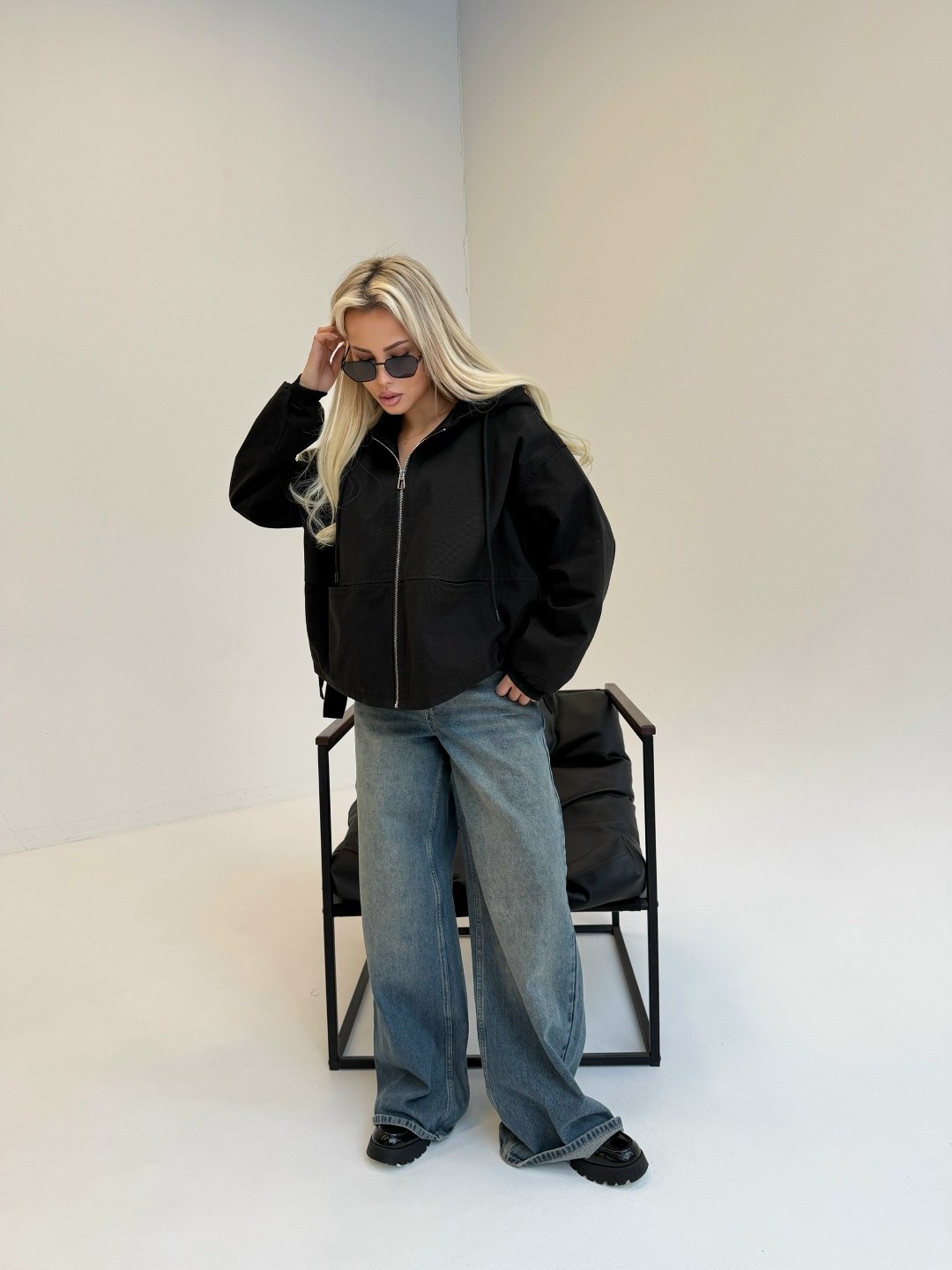 кожаная куртка,куртка,женская куртка,женская куртка демисезонная,куртка кожаная стильная