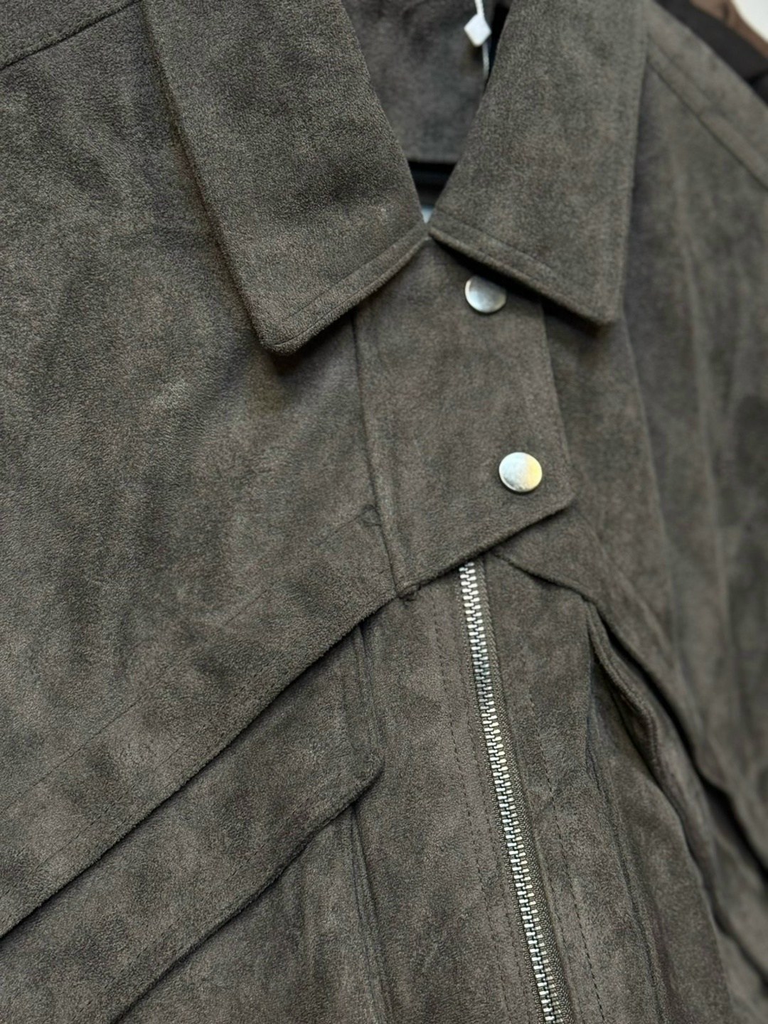 куртка из натуральной замши,трендовая модель куртки из натур. замши,куртка замшевая,повседневная куртка,куртка замшевая мужская