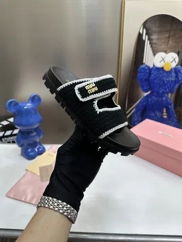 сандалии женские,шлепанцы женские,тапочки модные,модные сандалии,сандалии