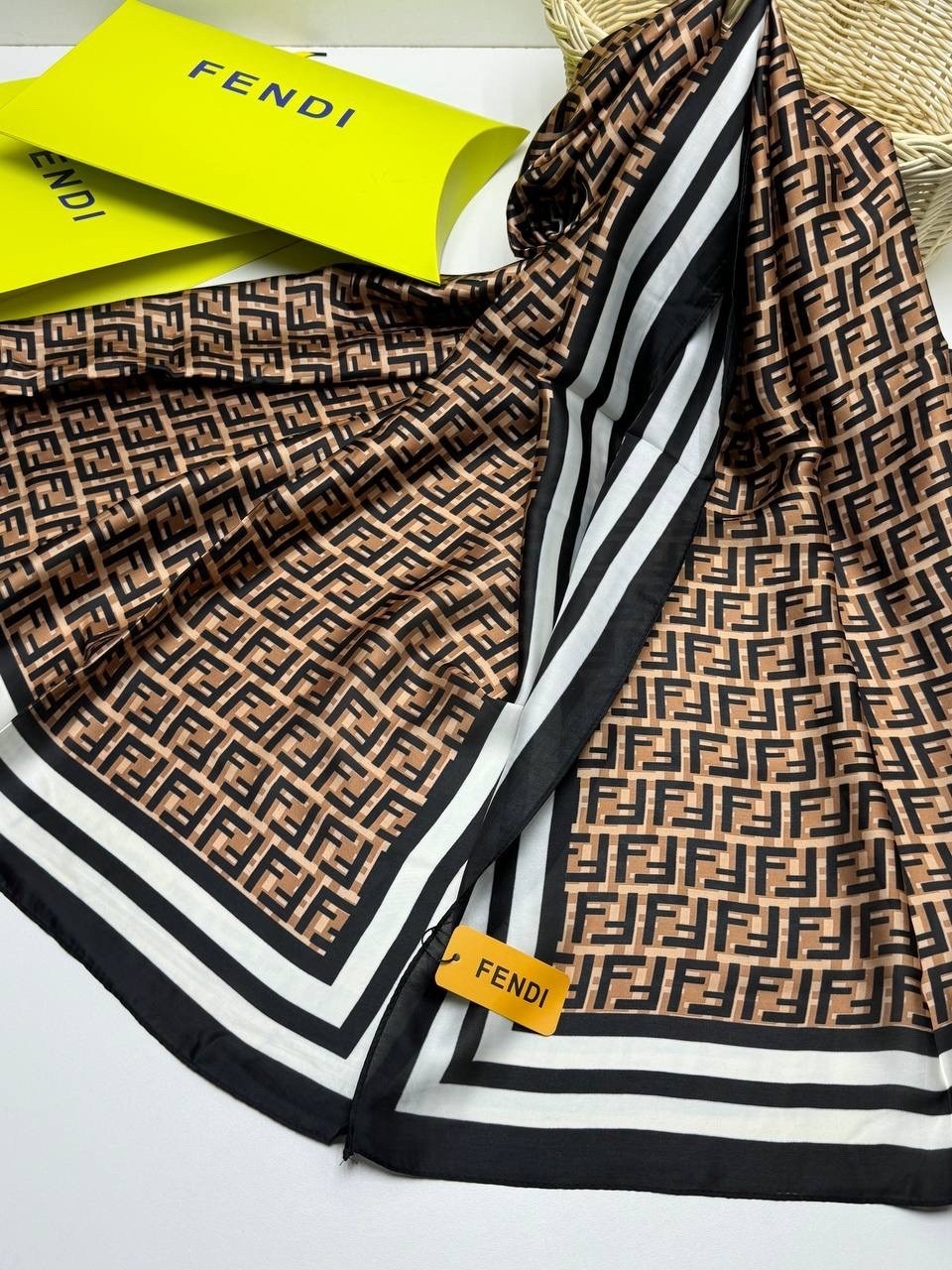 палантины dior,брендовый платок,платок диор,женские платки,шарфы и платки