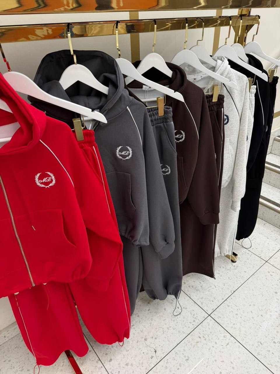 костюм спортивный женский,loro piana женский красный костюм,спортивный костюм,спортивный костюм спортивные костюмы,костюмы женские